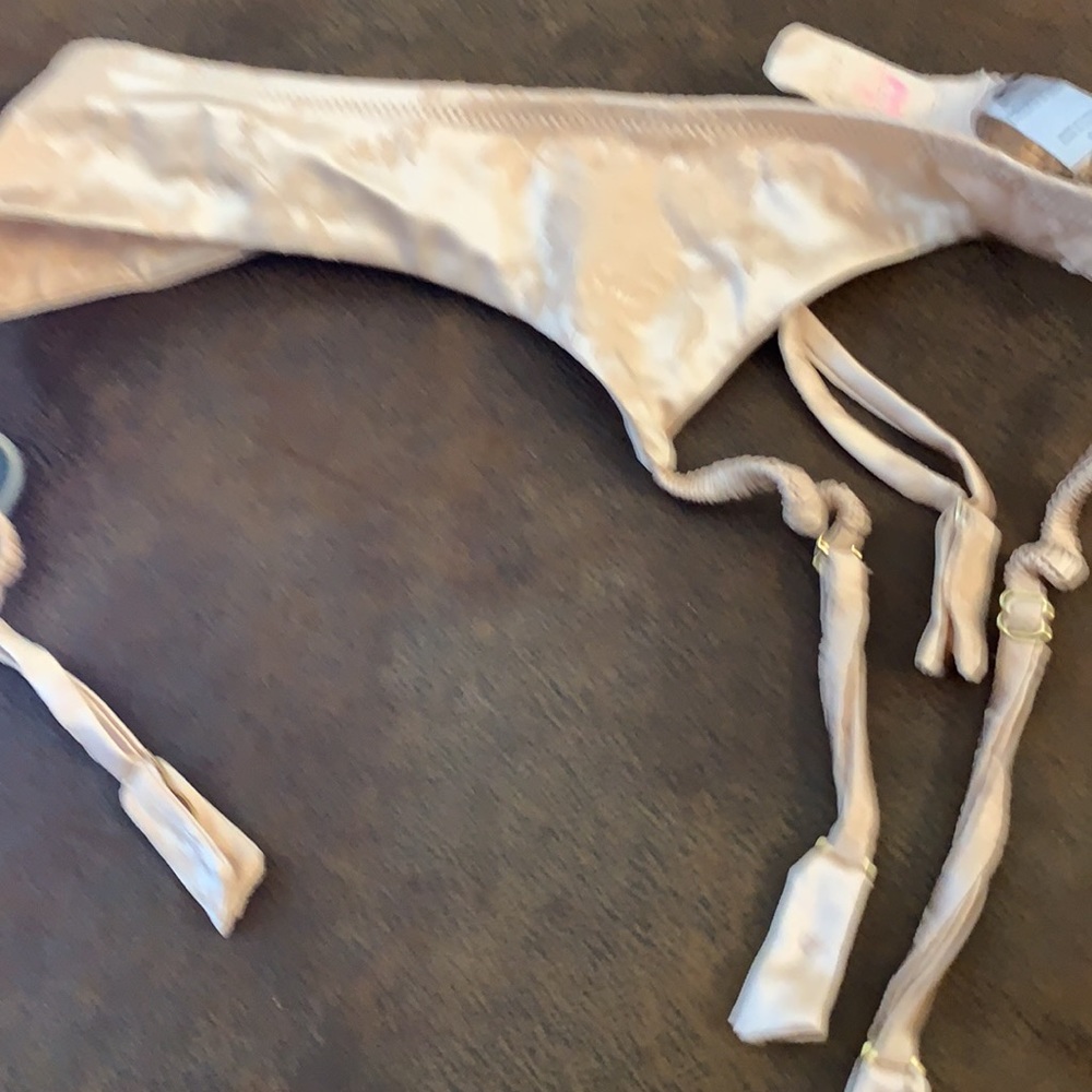 - Victoria Secret Garter Belt NWOT S